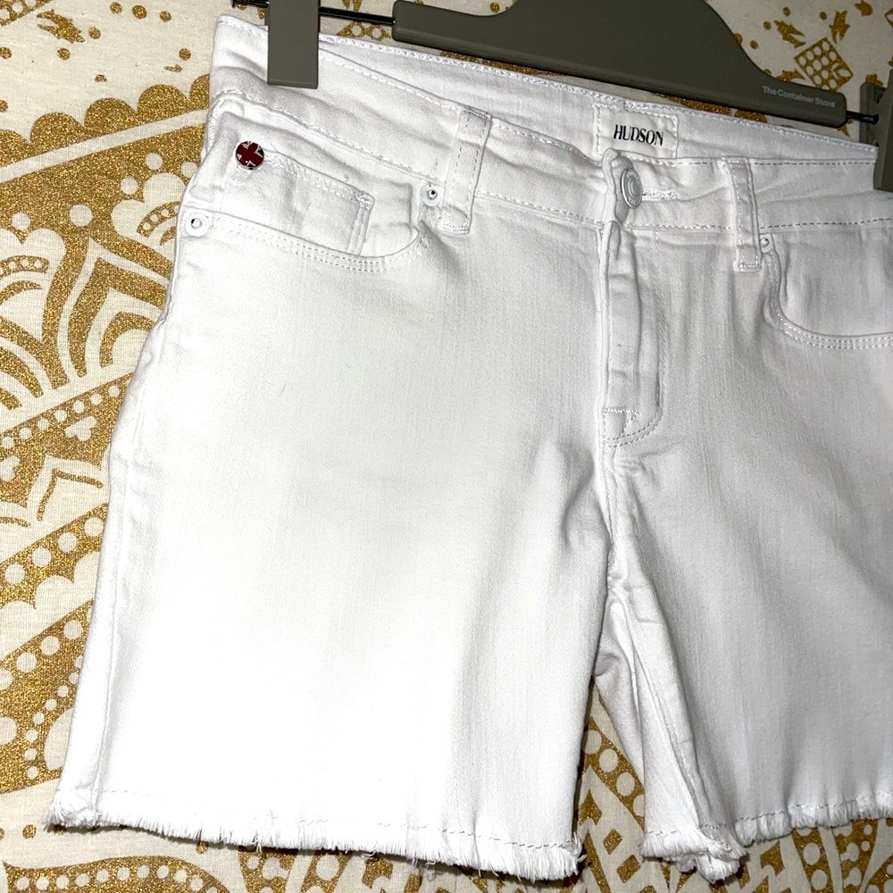 ✨HP✨ “HUDSON” WHITE JEAN SHORTS 
BUTTON & ZIP CLOSURE…LIKE NEW, GIRLS SIZE 16 - Picture 2 of 8